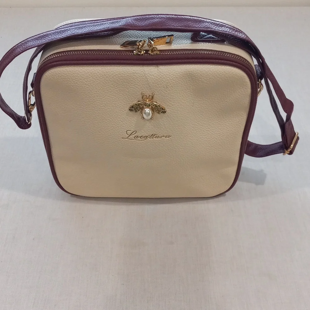 Travel Case - Picture 2 of 16